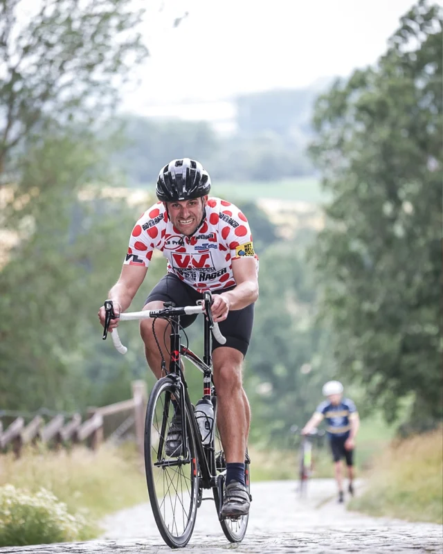 Knallen door de prachtige Vlaamse Ardennen! 🥵 

À travers les magnifiques Ardennes flamandes! 🥵
#ProximusCyclingChallenge #Peloton