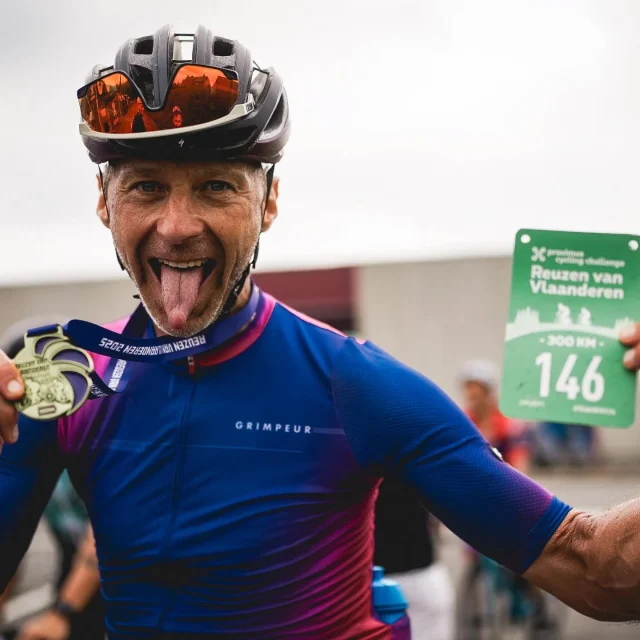 Alle Reuzen zijn overwonnen! Het was een prachtige fietsdag. 👊 

Tous les Géants ont été vaincus ! C'était une magnifique journée à vélo. 👊 

#ProximusCyclingChallenge #Peloton #RideWithUs
